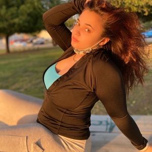 Meet your Posher, Breasia